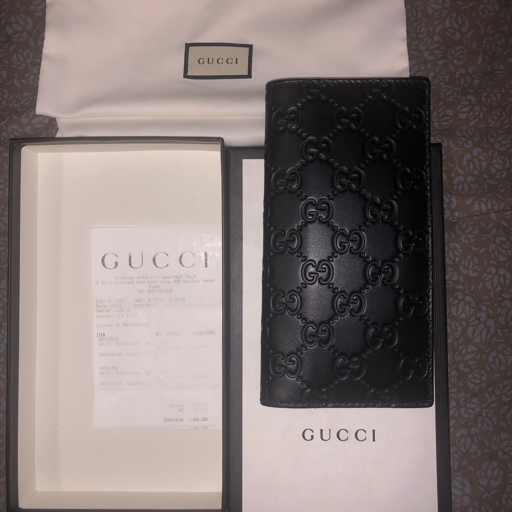 Gucci Signature Long Wallet GREAT CONDITION